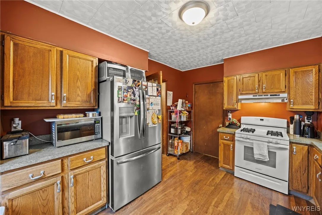 129 Armin Place, Buffalo, New York 14210, Buffalo, New York 14210, 3 Bedrooms Bedrooms, 7 Rooms Rooms,1 BathroomBathrooms,Residential,For Sale,129 Armin Place, Buffalo, New York 14210,0,B1651419