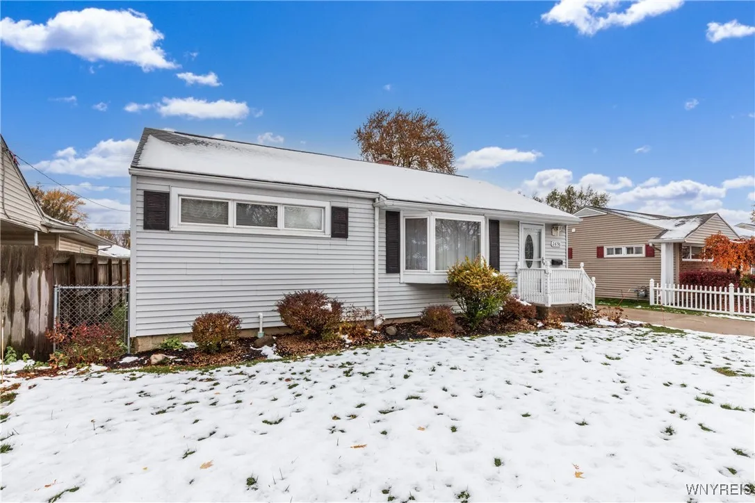 2696 Colvin Boulevard, Tonawanda, New York 14150, Tonawanda, New York 14150, 2 Bedrooms Bedrooms, 7 Rooms Rooms,1 BathroomBathrooms,Residential,For Sale,2696 Colvin Boulevard, Tonawanda, New York 14150,0,B1650679