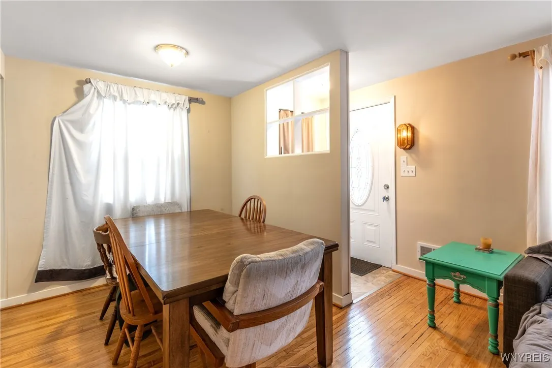 2696 Colvin Boulevard, Tonawanda, New York 14150, Tonawanda, New York 14150, 2 Bedrooms Bedrooms, 7 Rooms Rooms,1 BathroomBathrooms,Residential,For Sale,2696 Colvin Boulevard, Tonawanda, New York 14150,0,B1650679