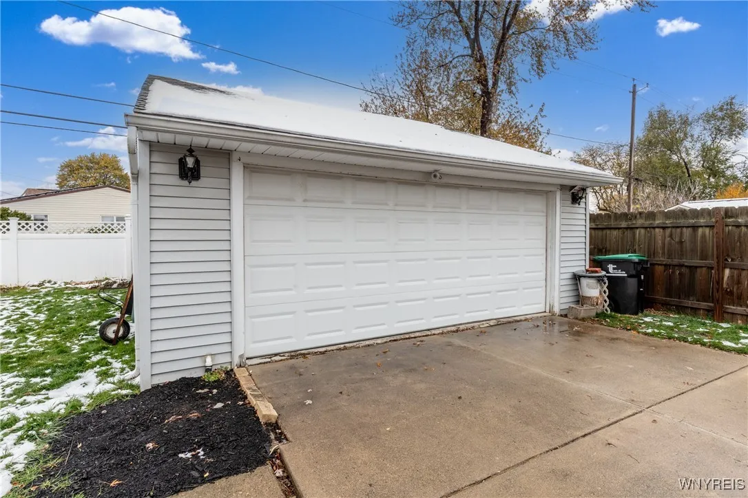 2696 Colvin Boulevard, Tonawanda, New York 14150, Tonawanda, New York 14150, 2 Bedrooms Bedrooms, 7 Rooms Rooms,1 BathroomBathrooms,Residential,For Sale,2696 Colvin Boulevard, Tonawanda, New York 14150,0,B1650679