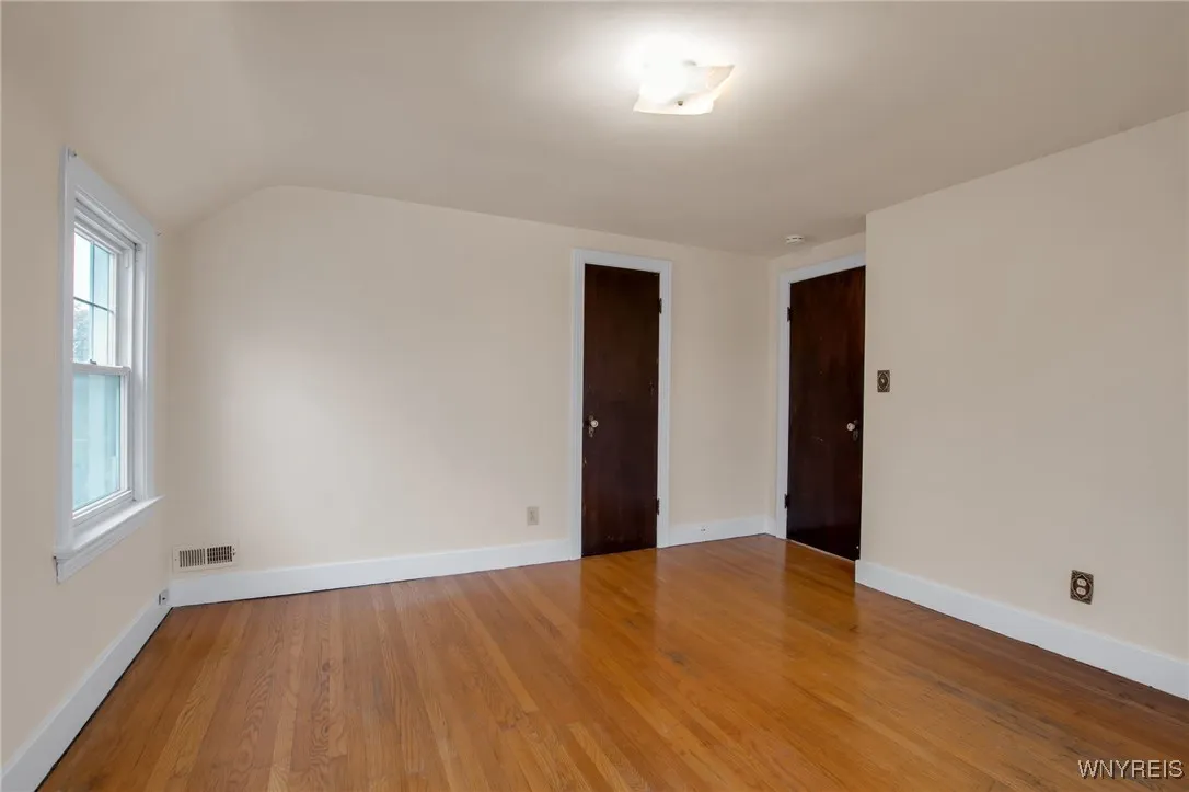 21 Waverly Avenue, Tonawanda, New York 14217, Tonawanda, New York 14217, 3 Bedrooms Bedrooms, 6 Rooms Rooms,1 BathroomBathrooms,Residential Lease,For Rent,21 Waverly Avenue, Tonawanda, New York 14217,0,B1646468