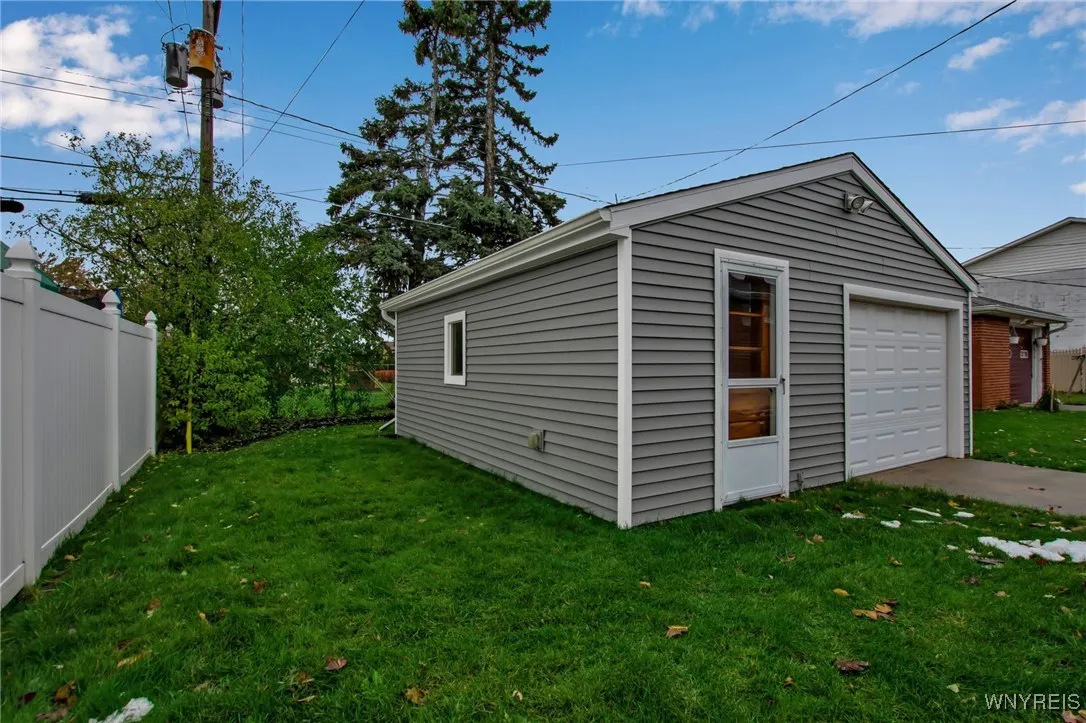 21 Waverly Avenue, Tonawanda, New York 14217, Tonawanda, New York 14217, 3 Bedrooms Bedrooms, 6 Rooms Rooms,1 BathroomBathrooms,Residential Lease,For Rent,21 Waverly Avenue, Tonawanda, New York 14217,0,B1646468