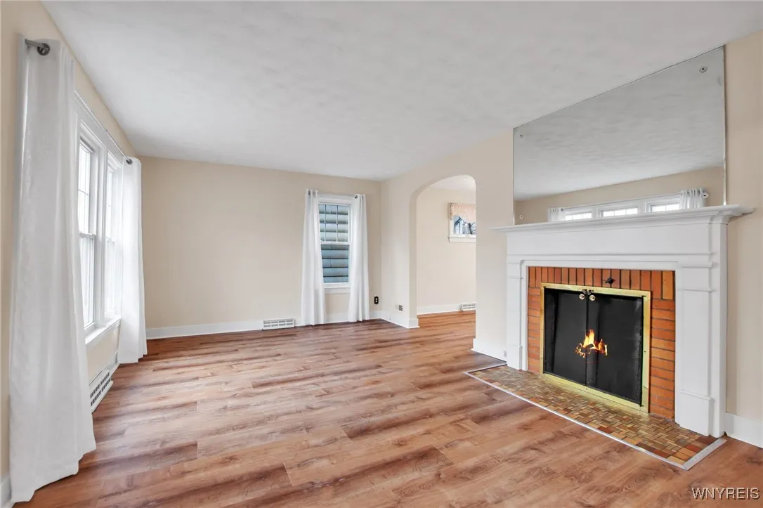 21 Waverly Avenue, Tonawanda, New York 14217, Tonawanda, New York 14217, 3 Bedrooms Bedrooms, 6 Rooms Rooms,1 BathroomBathrooms,Residential Lease,For Rent,21 Waverly Avenue, Tonawanda, New York 14217,0,B1646468