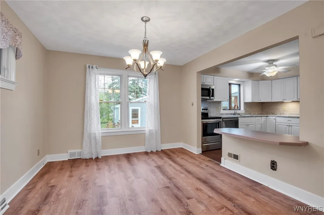 21 Waverly Avenue, Tonawanda, New York 14217, Tonawanda, New York 14217, 3 Bedrooms Bedrooms, 6 Rooms Rooms,1 BathroomBathrooms,Residential Lease,For Rent,21 Waverly Avenue, Tonawanda, New York 14217,0,B1646468