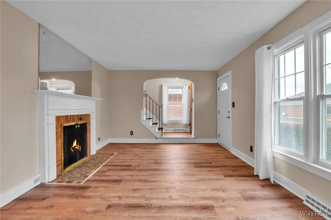 21 Waverly Avenue, Tonawanda, New York 14217, Tonawanda, New York 14217, 3 Bedrooms Bedrooms, 6 Rooms Rooms,1 BathroomBathrooms,Residential Lease,For Rent,21 Waverly Avenue, Tonawanda, New York 14217,0,B1646468