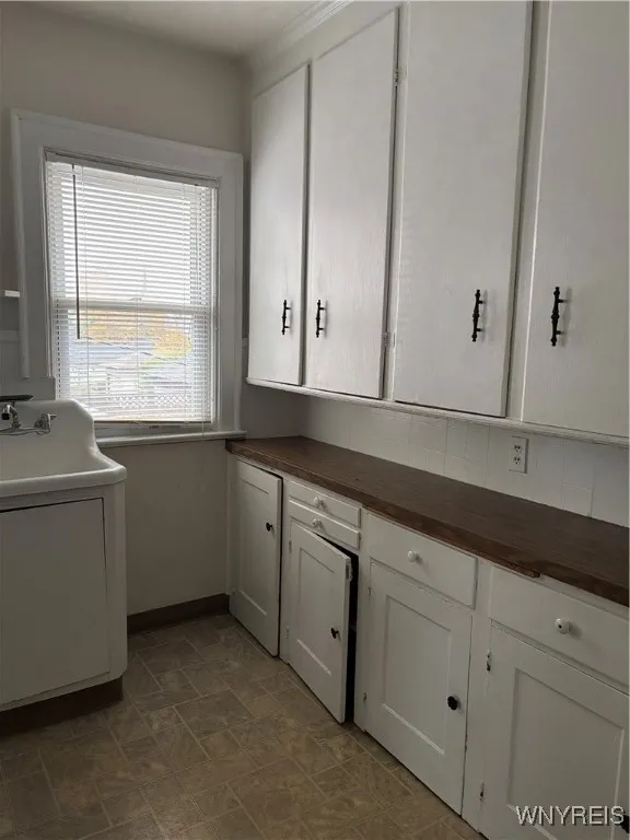 55 East Hazeltine Avenue, Tonawanda, New York 1421, Tonawanda, New York 14217, 2 Bedrooms Bedrooms, 6 Rooms Rooms,1 BathroomBathrooms,Residential Lease,For Rent,55 East Hazeltine Avenue, Tonawanda, New York 1421,0,B1651525