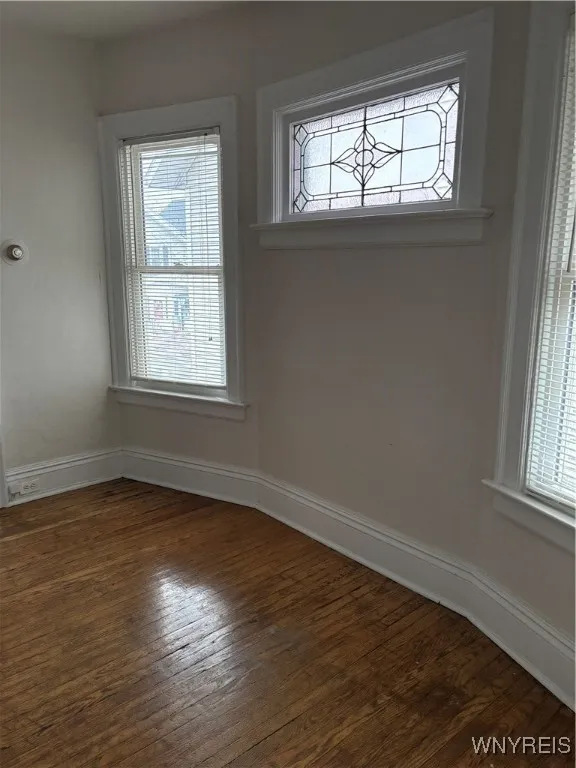 55 East Hazeltine Avenue, Tonawanda, New York 1421, Tonawanda, New York 14217, 2 Bedrooms Bedrooms, 6 Rooms Rooms,1 BathroomBathrooms,Residential Lease,For Rent,55 East Hazeltine Avenue, Tonawanda, New York 1421,0,B1651525