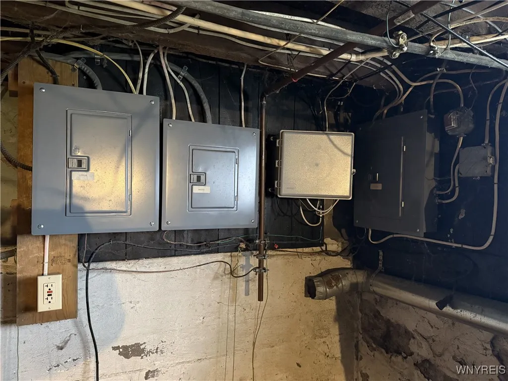 25 Kent Street, Hamburg, New York 14219, Hamburg, New York 14219, 5 Bedrooms Bedrooms, ,2 BathroomsBathrooms,Residential,For Sale,25 Kent Street, Hamburg, New York 14219,0,B1650171