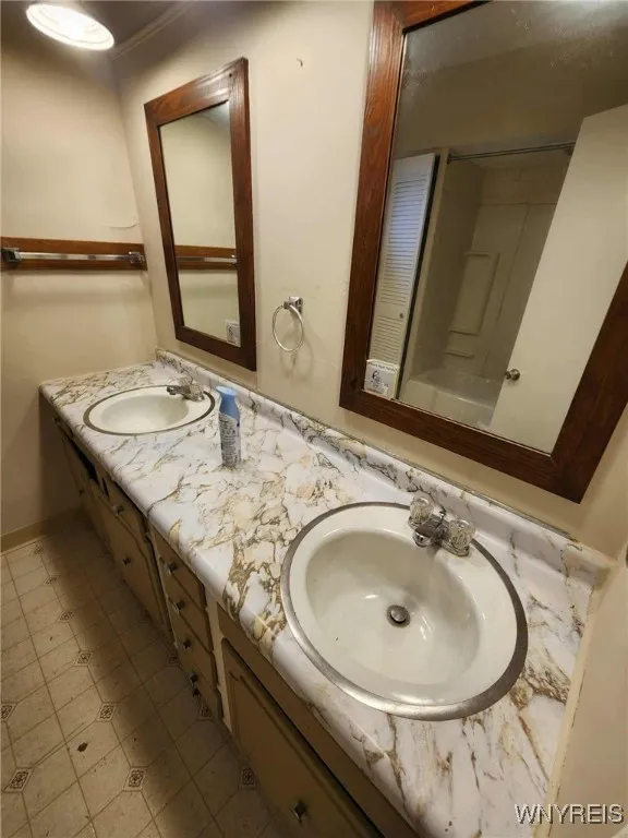 25 Kent Street, Hamburg, New York 14219, Hamburg, New York 14219, 5 Bedrooms Bedrooms, ,2 BathroomsBathrooms,Residential,For Sale,25 Kent Street, Hamburg, New York 14219,0,B1650171