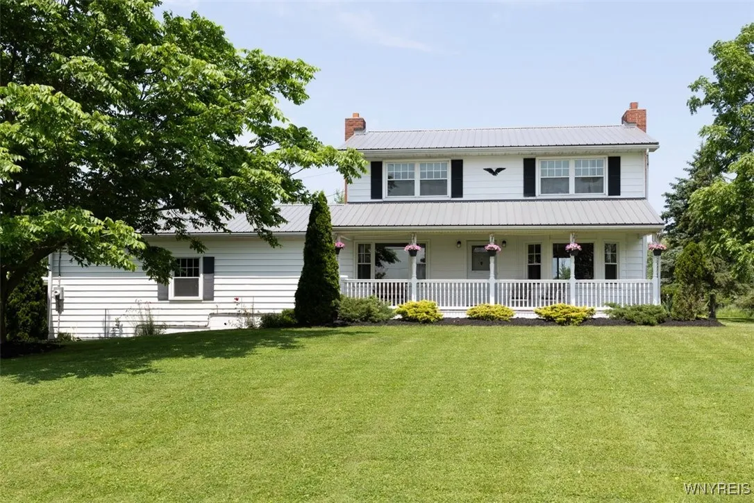 3212 Hickox Road, Hamburg, New York 14075, Hamburg, New York 14075, 3 Bedrooms Bedrooms, 10 Rooms Rooms,3 BathroomsBathrooms,Residential,For Sale,3212 Hickox Road, Hamburg, New York 14075,0,B1651576