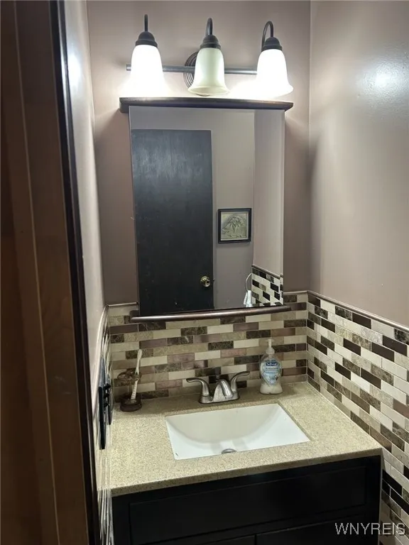 2919 Michigan Avenue, Niagara Falls, New York 1430, Niagara Falls, New York 14305, 3 Bedrooms Bedrooms, 8 Rooms Rooms,2 BathroomsBathrooms,Residential,For Sale,2919 Michigan Avenue, Niagara Falls, New York 1430,0,B1651509