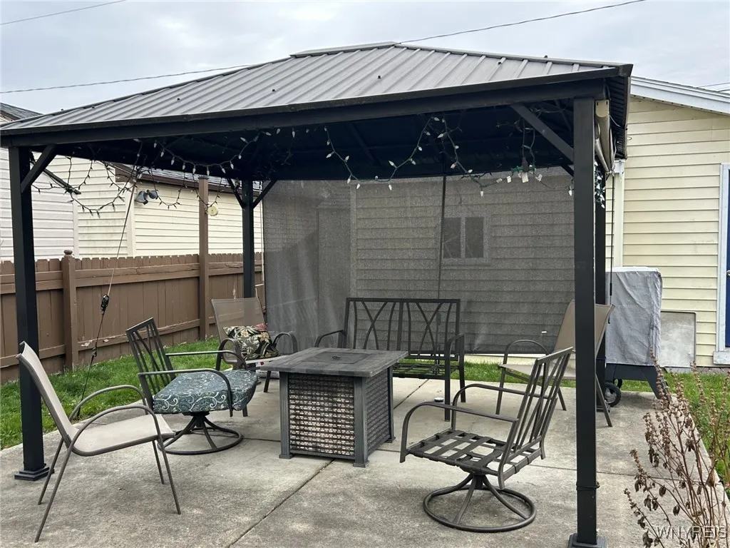 2919 Michigan Avenue, Niagara Falls, New York 1430, Niagara Falls, New York 14305, 3 Bedrooms Bedrooms, 8 Rooms Rooms,2 BathroomsBathrooms,Residential,For Sale,2919 Michigan Avenue, Niagara Falls, New York 1430,0,B1651509