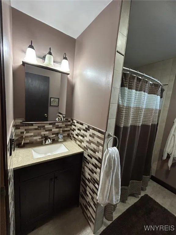 2919 Michigan Avenue, Niagara Falls, New York 1430, Niagara Falls, New York 14305, 3 Bedrooms Bedrooms, 8 Rooms Rooms,2 BathroomsBathrooms,Residential,For Sale,2919 Michigan Avenue, Niagara Falls, New York 1430,0,B1651509