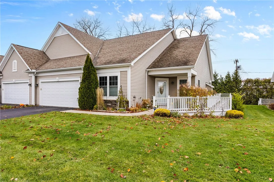 7 Silverwood Circle, East Rochester, New York 1444, East Rochester, New York 14445, 2 Bedrooms Bedrooms, 6 Rooms Rooms,2 BathroomsBathrooms,Residential,For Sale,7 Silverwood Circle, East Rochester, New York 1444,0,R1649897