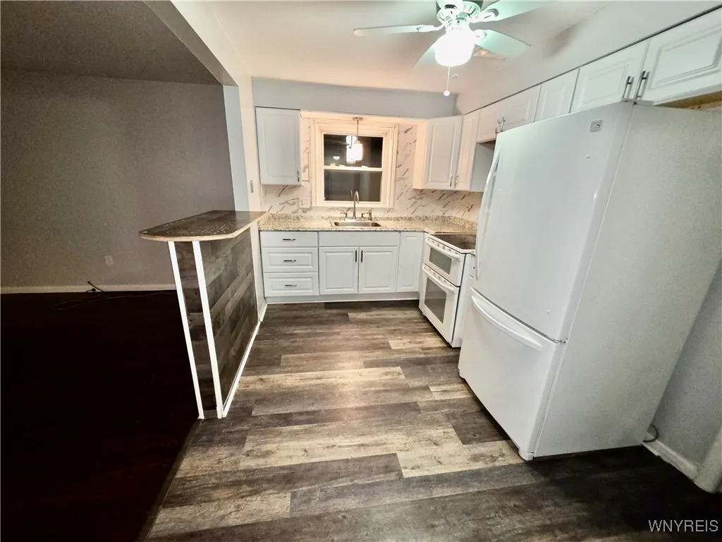 35 Park Avenue, Tonawanda, New York 14150, Tonawanda, New York 14150, 2 Bedrooms Bedrooms, 5 Rooms Rooms,1 BathroomBathrooms,Residential Lease,For Rent,35 Park Avenue, Tonawanda, New York 14150,0,B1648207