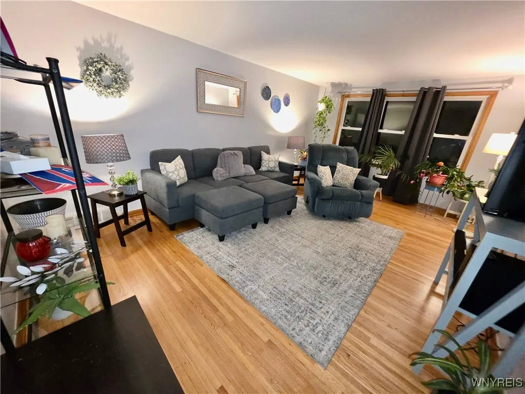 47 Tussing Lane, Tonawanda, New York 14150, Tonawanda, New York 14150, 3 Bedrooms Bedrooms, 7 Rooms Rooms,1 BathroomBathrooms,Residential Lease,For Rent,47 Tussing Lane, Tonawanda, New York 14150,0,B1650141