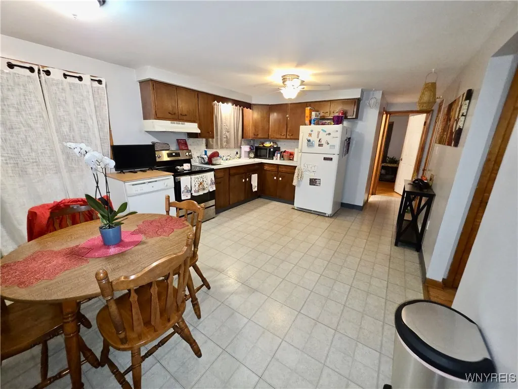 47 Tussing Lane, Tonawanda, New York 14150, Tonawanda, New York 14150, 3 Bedrooms Bedrooms, 7 Rooms Rooms,1 BathroomBathrooms,Residential Lease,For Rent,47 Tussing Lane, Tonawanda, New York 14150,0,B1650141