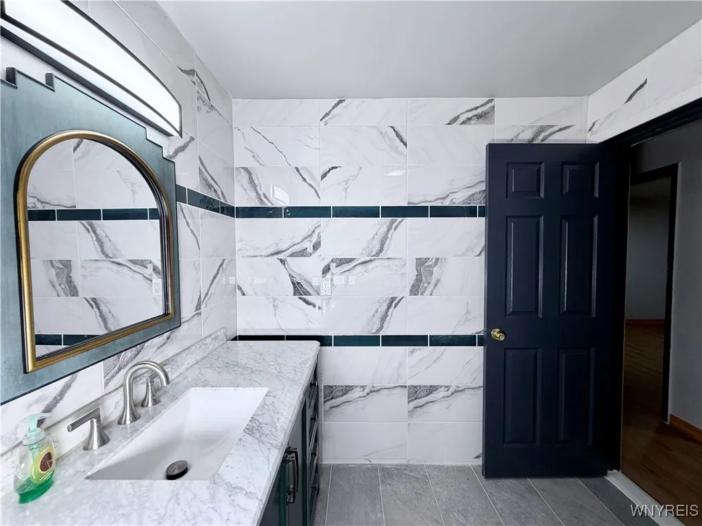 141 Westminster Avenue, Buffalo, New York 14215, Buffalo, New York 14215, 4 Bedrooms Bedrooms, 7 Rooms Rooms,1 BathroomBathrooms,Residential,For Sale,141 Westminster Avenue, Buffalo, New York 14215,0,B1651618