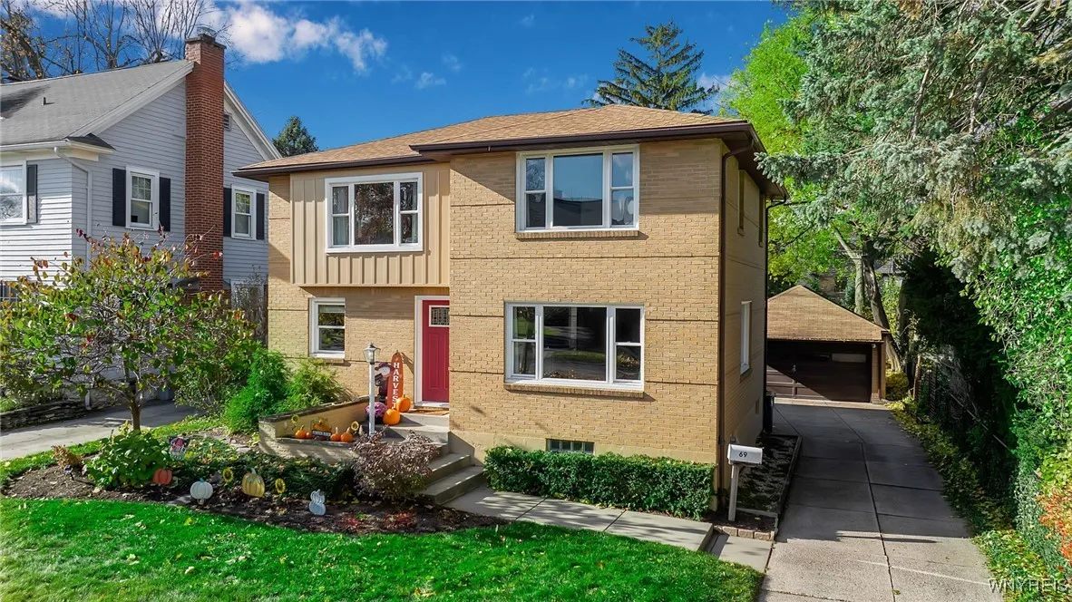 69 Berryman Drive, Amherst, New York 14226, Amherst, New York 14226, 4 Bedrooms Bedrooms, 7 Rooms Rooms,1 BathroomBathrooms,Residential,Closed,69 Berryman Drive, Amherst, New York 14226,0,B1651121