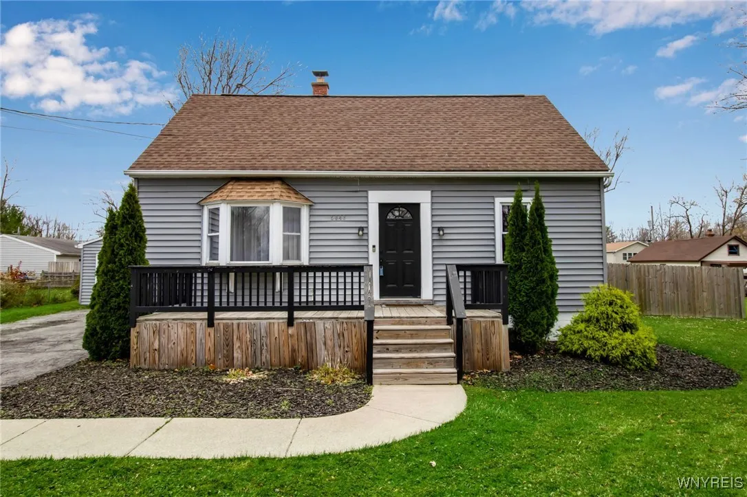 5048 Roseview Avenue, Hamburg, New York 14219, Hamburg, New York 14219, 3 Bedrooms Bedrooms, 6 Rooms Rooms,1 BathroomBathrooms,Residential,For Sale,5048 Roseview Avenue, Hamburg, New York 14219,0,B1651085