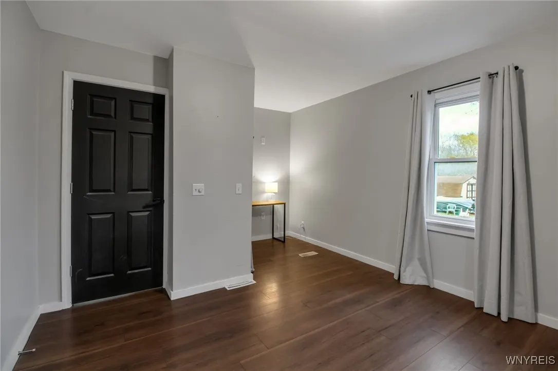 5048 Roseview Avenue, Hamburg, New York 14219, Hamburg, New York 14219, 3 Bedrooms Bedrooms, 6 Rooms Rooms,1 BathroomBathrooms,Residential,For Sale,5048 Roseview Avenue, Hamburg, New York 14219,0,B1651085