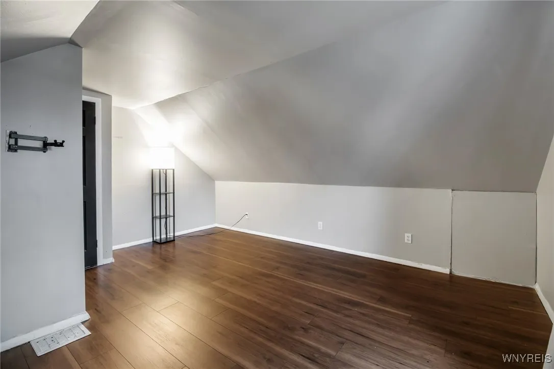 5048 Roseview Avenue, Hamburg, New York 14219, Hamburg, New York 14219, 3 Bedrooms Bedrooms, 6 Rooms Rooms,1 BathroomBathrooms,Residential,For Sale,5048 Roseview Avenue, Hamburg, New York 14219,0,B1651085