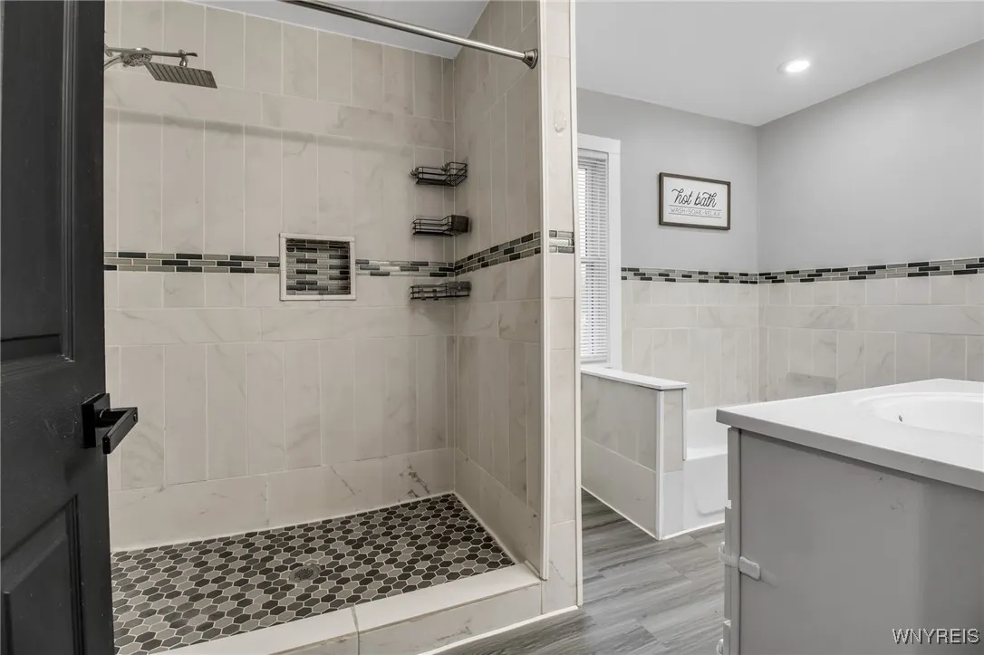 5048 Roseview Avenue, Hamburg, New York 14219, Hamburg, New York 14219, 3 Bedrooms Bedrooms, 6 Rooms Rooms,1 BathroomBathrooms,Residential,For Sale,5048 Roseview Avenue, Hamburg, New York 14219,0,B1651085