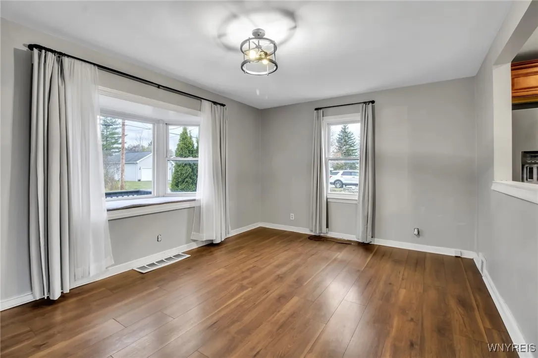 5048 Roseview Avenue, Hamburg, New York 14219, Hamburg, New York 14219, 3 Bedrooms Bedrooms, 6 Rooms Rooms,1 BathroomBathrooms,Residential,For Sale,5048 Roseview Avenue, Hamburg, New York 14219,0,B1651085