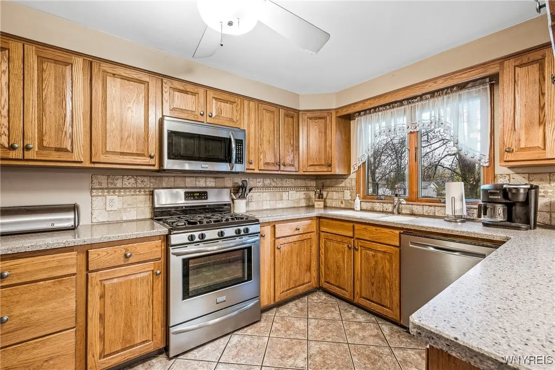 4139 Bain Parkway, Hamburg, New York 14219, Hamburg, New York 14219, 4 Bedrooms Bedrooms, 7 Rooms Rooms,2 BathroomsBathrooms,Residential,For Sale,4139 Bain Parkway, Hamburg, New York 14219,0,B1651498