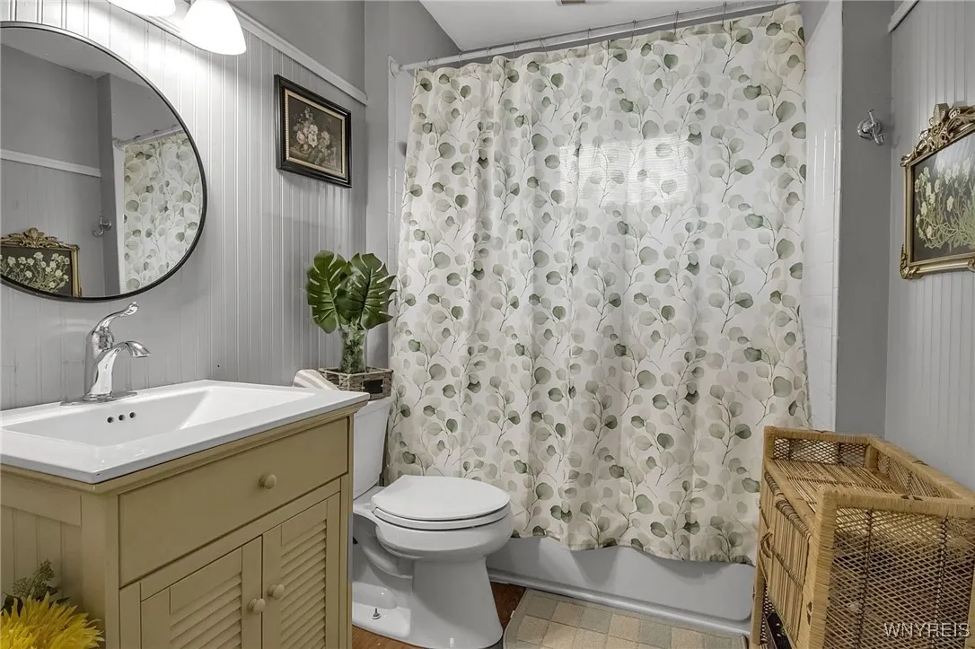 66 Highland Avenue, Hamburg, New York 14075, Hamburg, New York 14075, 4 Bedrooms Bedrooms, 9 Rooms Rooms,2 BathroomsBathrooms,Residential,For Sale,66 Highland Avenue, Hamburg, New York 14075,0,B1651542