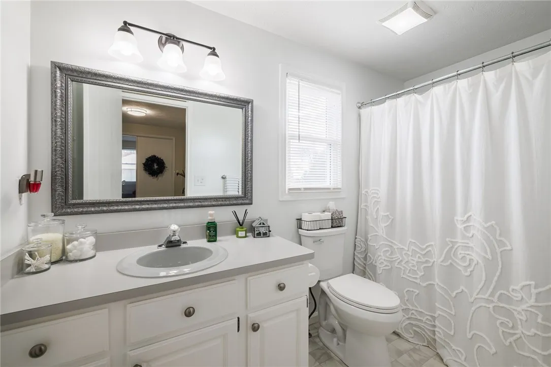 36 Rochelle Drive, Chili, New York 14428, Chili, New York 14428, 3 Bedrooms Bedrooms, 6 Rooms Rooms,2 BathroomsBathrooms,Residential,For Sale,36 Rochelle Drive, Chili, New York 14428,0,R1651632