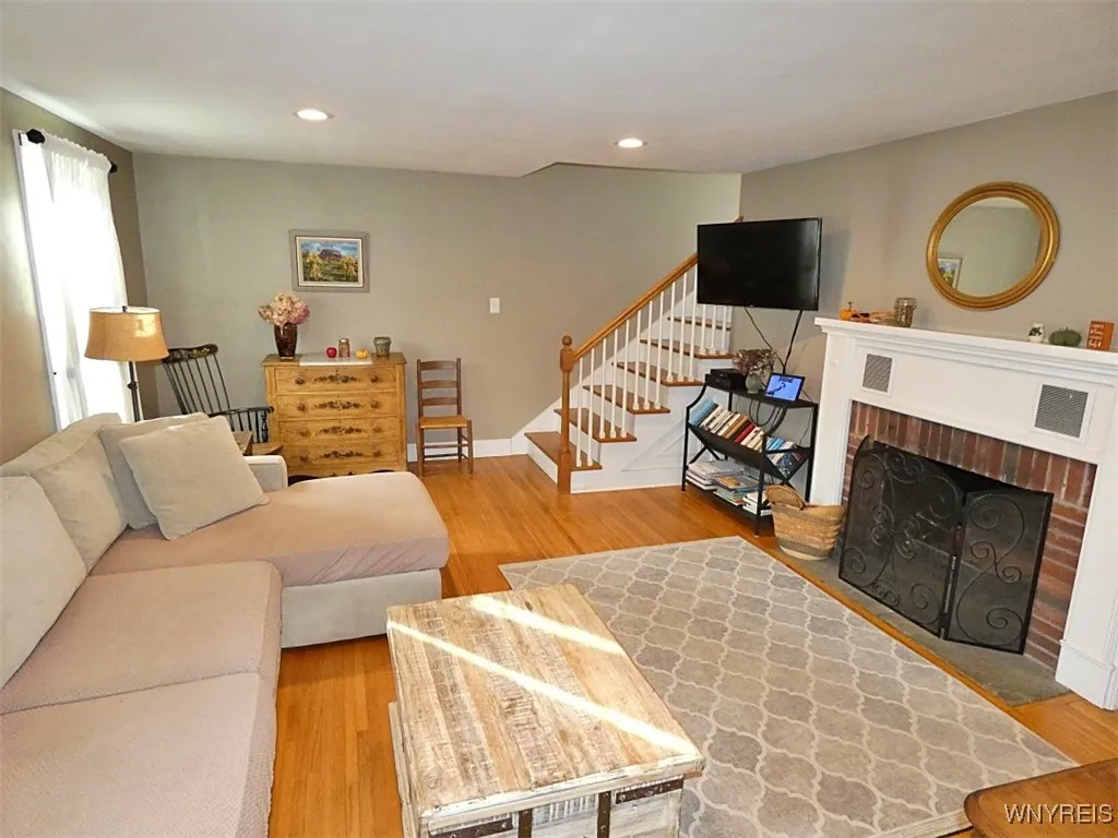 3685 South Hill Road, Hamburg, New York 14075, Hamburg, New York 14075, 3 Bedrooms Bedrooms, 8 Rooms Rooms,1 BathroomBathrooms,Residential,For Sale,3685 South Hill Road, Hamburg, New York 14075,0,B1651653