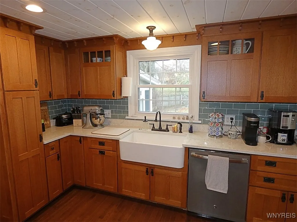 3685 South Hill Road, Hamburg, New York 14075, Hamburg, New York 14075, 3 Bedrooms Bedrooms, 8 Rooms Rooms,1 BathroomBathrooms,Residential,For Sale,3685 South Hill Road, Hamburg, New York 14075,0,B1651653