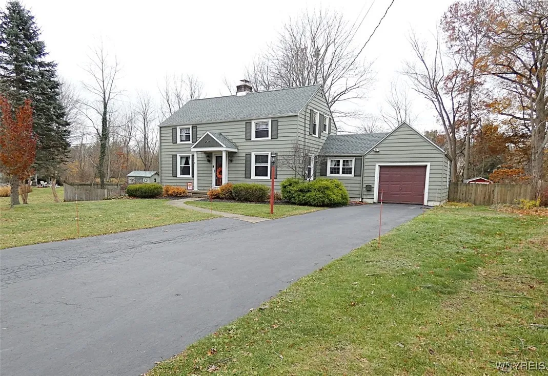 3685 South Hill Road, Hamburg, New York 14075, Hamburg, New York 14075, 3 Bedrooms Bedrooms, 8 Rooms Rooms,1 BathroomBathrooms,Residential,For Sale,3685 South Hill Road, Hamburg, New York 14075,0,B1651653