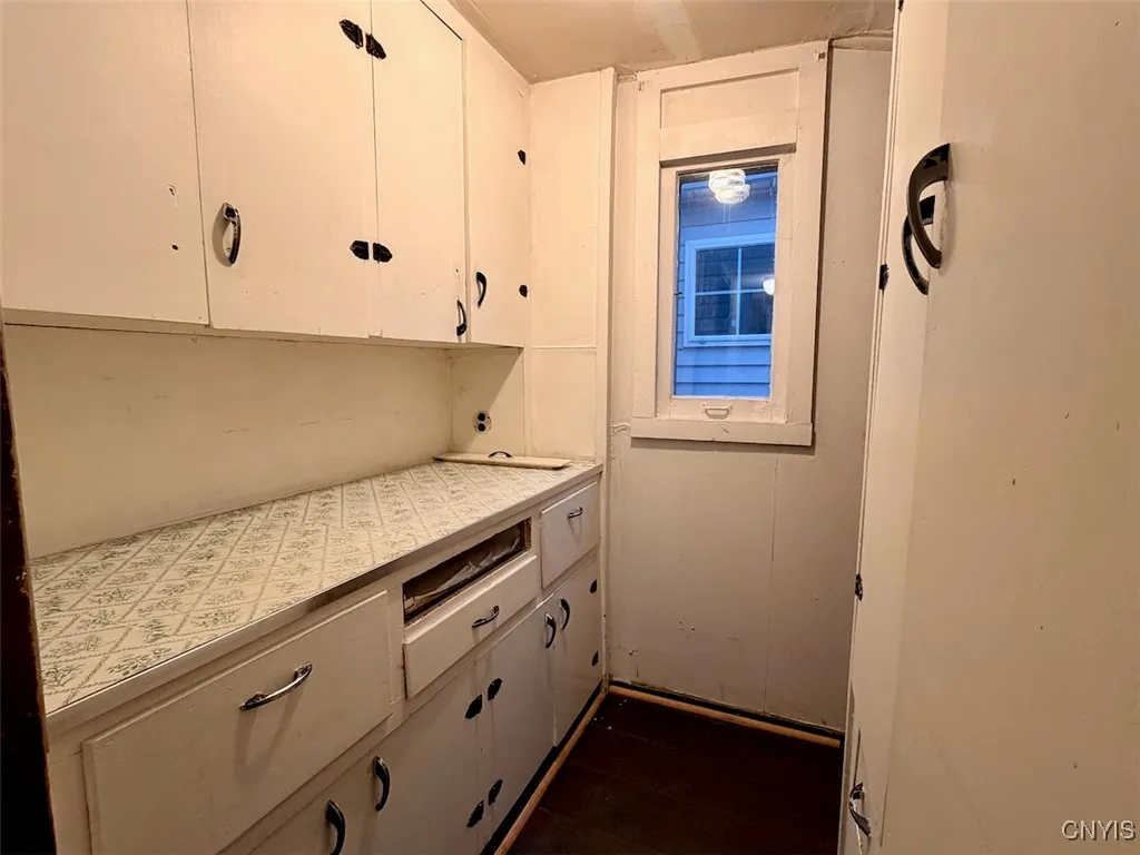 137 West Bridge Street, Oswego, New York 13126, Oswego, New York 13126, 4 Bedrooms Bedrooms, 6 Rooms Rooms,1 BathroomBathrooms,Residential,For Sale,137 West Bridge Street, Oswego, New York 13126,0,S1651689