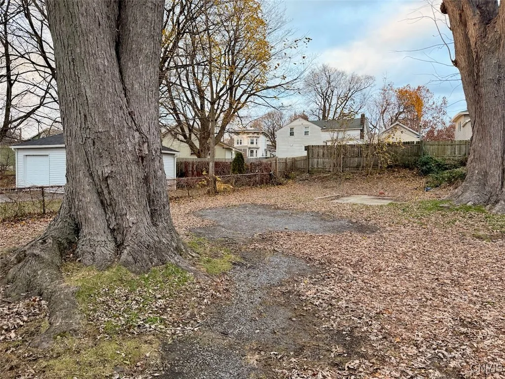 137 West Bridge Street, Oswego, New York 13126, Oswego, New York 13126, 4 Bedrooms Bedrooms, 6 Rooms Rooms,1 BathroomBathrooms,Residential,For Sale,137 West Bridge Street, Oswego, New York 13126,0,S1651689