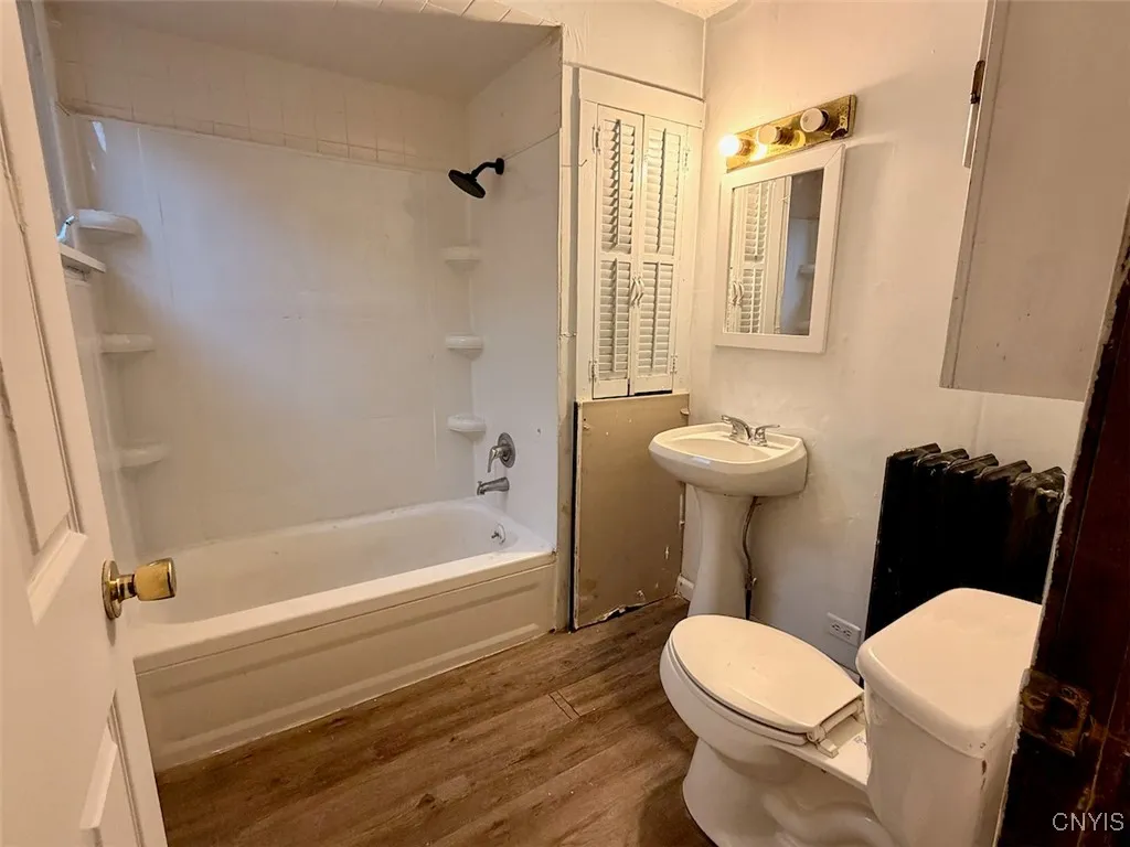 137 West Bridge Street, Oswego, New York 13126, Oswego, New York 13126, 4 Bedrooms Bedrooms, 6 Rooms Rooms,1 BathroomBathrooms,Residential,For Sale,137 West Bridge Street, Oswego, New York 13126,0,S1651689