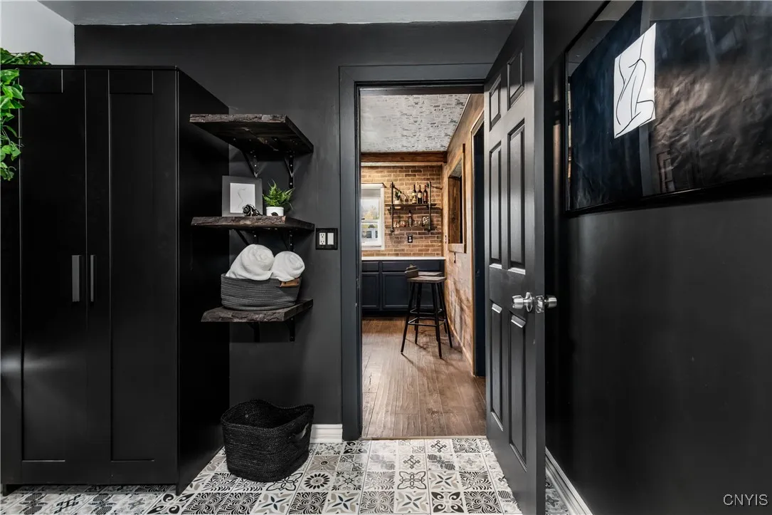 4 1st Street, Camillus, New York 13031, Camillus, New York 13031, 1 Bedroom Bedrooms, 3 Rooms Rooms,1 BathroomBathrooms,Residential Lease,For Rent,4 1st Street, Camillus, New York 13031,0,S1651506