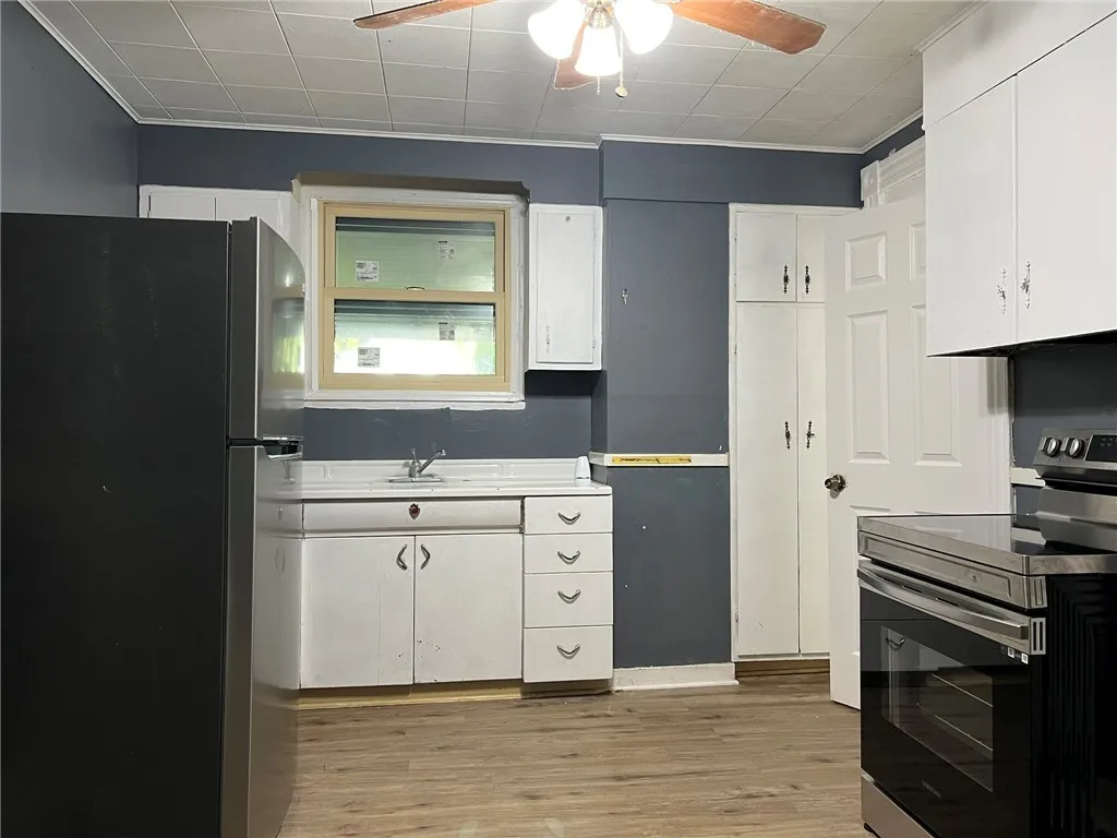 83 Warner Street, Rochester, New York 14606, Rochester, New York 14606, 4 Bedrooms Bedrooms, ,2 BathroomsBathrooms,Residential,For Sale,83 Warner Street, Rochester, New York 14606,0,R1651551