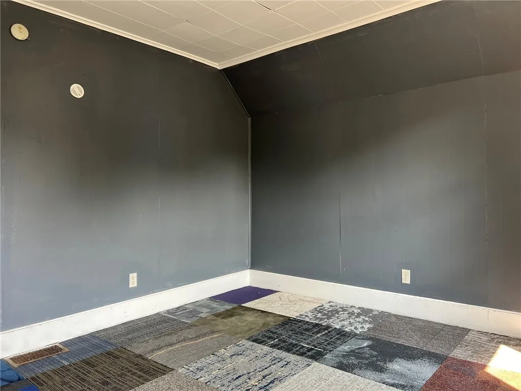 83 Warner Street, Rochester, New York 14606, Rochester, New York 14606, 4 Bedrooms Bedrooms, ,2 BathroomsBathrooms,Residential,For Sale,83 Warner Street, Rochester, New York 14606,0,R1651551