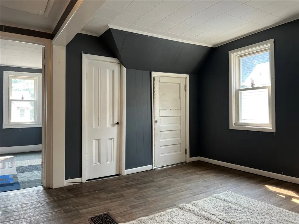 83 Warner Street, Rochester, New York 14606, Rochester, New York 14606, 4 Bedrooms Bedrooms, ,2 BathroomsBathrooms,Residential,For Sale,83 Warner Street, Rochester, New York 14606,0,R1651551