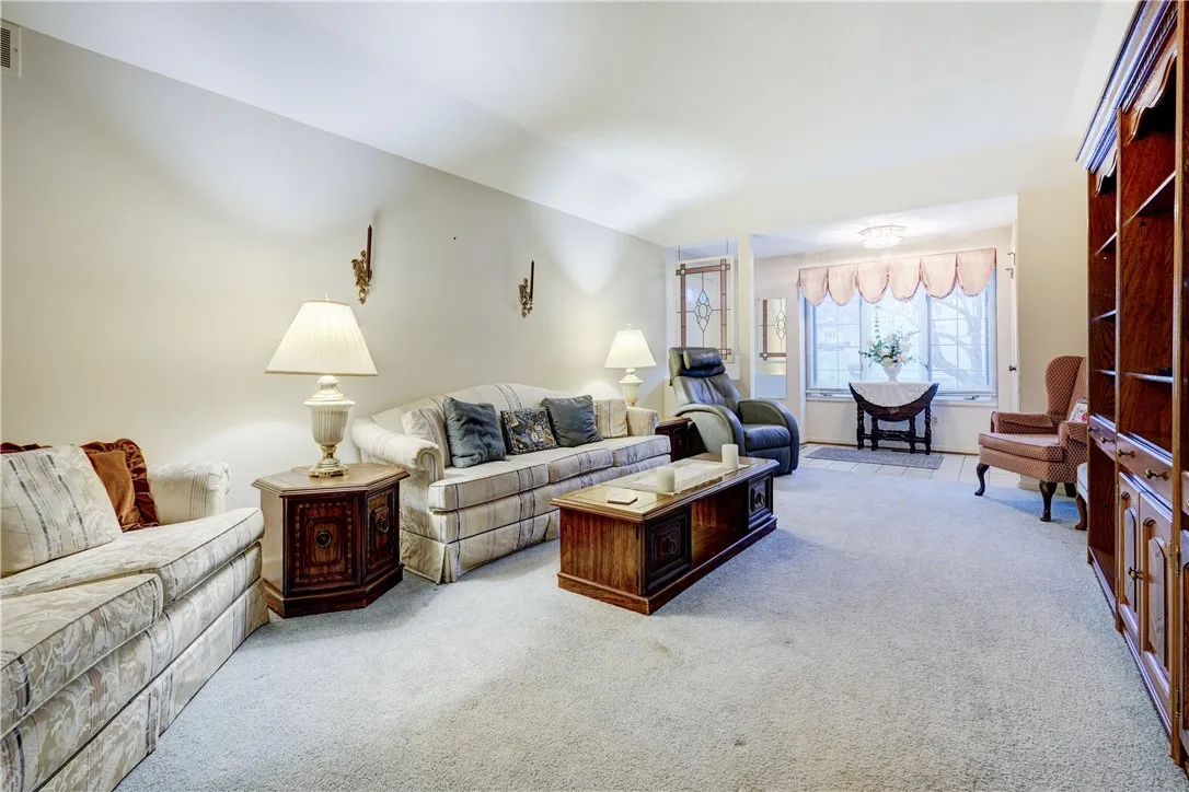 17 Chenin Run, Perinton, New York 14450, Perinton, New York 14450, 3 Bedrooms Bedrooms, 8 Rooms Rooms,2 BathroomsBathrooms,Residential,For Sale,17 Chenin Run, Perinton, New York 14450,0,R1651552