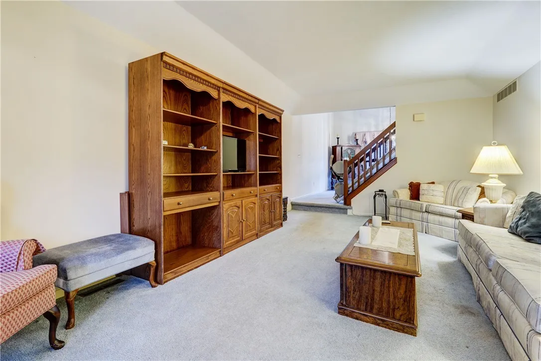 17 Chenin Run, Perinton, New York 14450, Perinton, New York 14450, 3 Bedrooms Bedrooms, 8 Rooms Rooms,2 BathroomsBathrooms,Residential,For Sale,17 Chenin Run, Perinton, New York 14450,0,R1651552