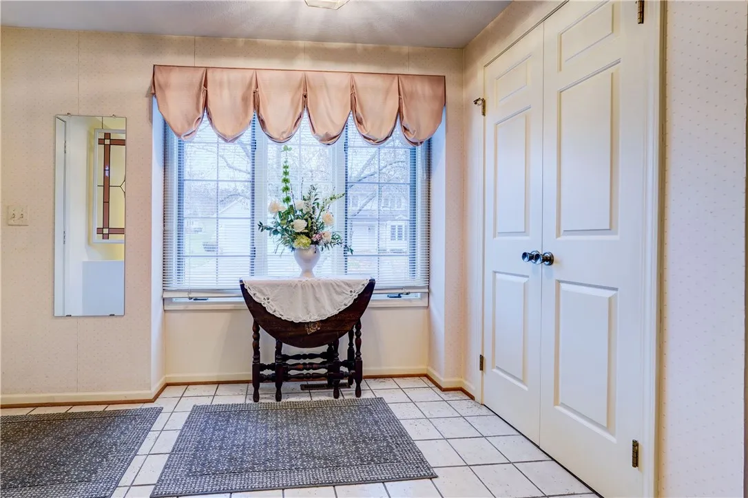 17 Chenin Run, Perinton, New York 14450, Perinton, New York 14450, 3 Bedrooms Bedrooms, 8 Rooms Rooms,2 BathroomsBathrooms,Residential,For Sale,17 Chenin Run, Perinton, New York 14450,0,R1651552