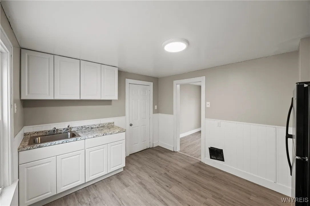 2615 Genesee Street, Cheektowaga, New York 14225, Cheektowaga, New York 14225, 2 Bedrooms Bedrooms, 5 Rooms Rooms,1 BathroomBathrooms,Residential Lease,For Rent,2615 Genesee Street, Cheektowaga, New York 14225,0,B1651680