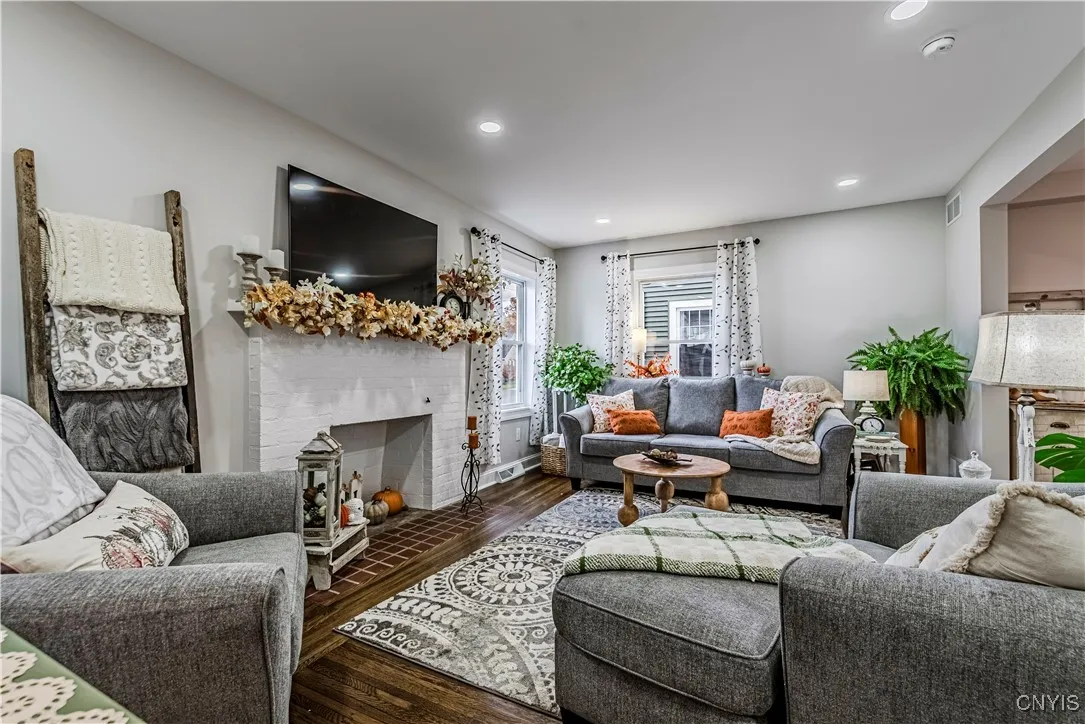 58 Ballantyne Brae, Utica, New York 13501, Utica, New York 13501, 4 Bedrooms Bedrooms, 8 Rooms Rooms,2 BathroomsBathrooms,Residential,For Sale,58 Ballantyne Brae, Utica, New York 13501,0,S1651567