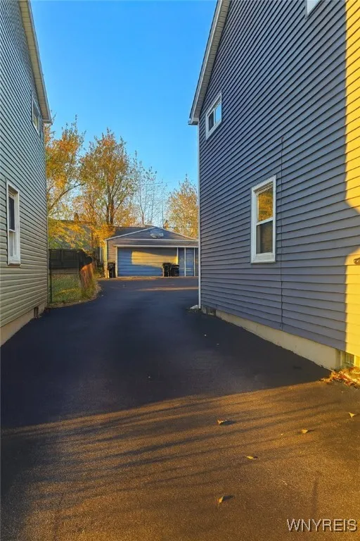 2650 Eggert Road, Tonawanda, New York 14150, Tonawanda, New York 14150, 3 Bedrooms Bedrooms, 5 Rooms Rooms,1 BathroomBathrooms,Residential Lease,For Rent,2650 Eggert Road, Tonawanda, New York 14150,0,B1651562