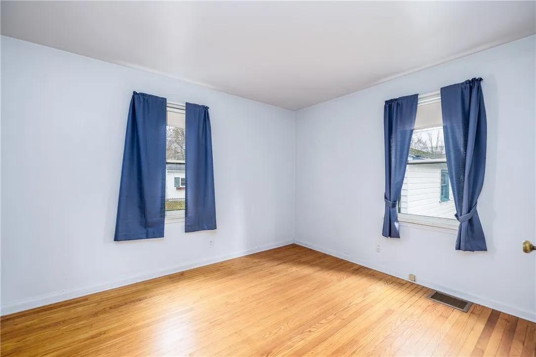 131 Langford Road, Rochester, New York 14615, Rochester, New York 14615, 2 Bedrooms Bedrooms, 4 Rooms Rooms,1 BathroomBathrooms,Residential,For Sale,131 Langford Road, Rochester, New York 14615,0,R1647505