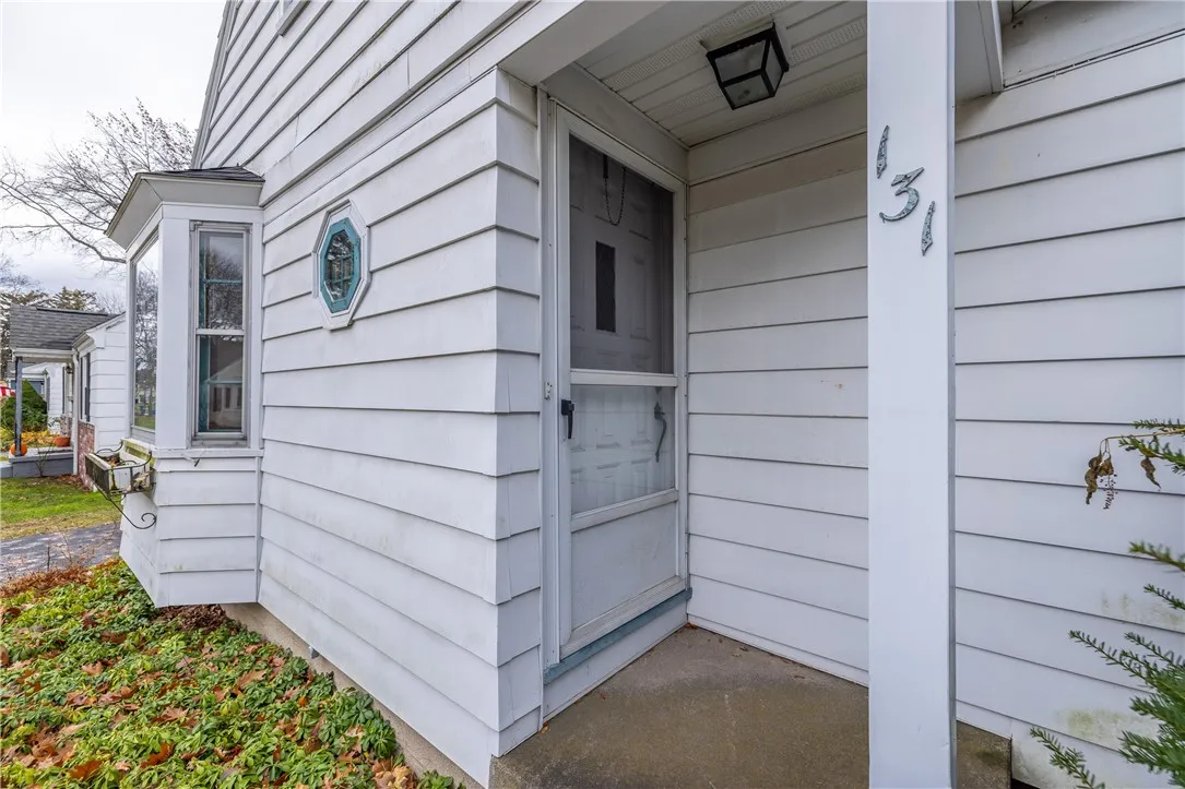 131 Langford Road, Rochester, New York 14615, Rochester, New York 14615, 2 Bedrooms Bedrooms, 4 Rooms Rooms,1 BathroomBathrooms,Residential,For Sale,131 Langford Road, Rochester, New York 14615,0,R1647505