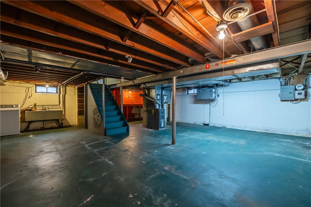 131 Langford Road, Rochester, New York 14615, Rochester, New York 14615, 2 Bedrooms Bedrooms, 4 Rooms Rooms,1 BathroomBathrooms,Residential,For Sale,131 Langford Road, Rochester, New York 14615,0,R1647505